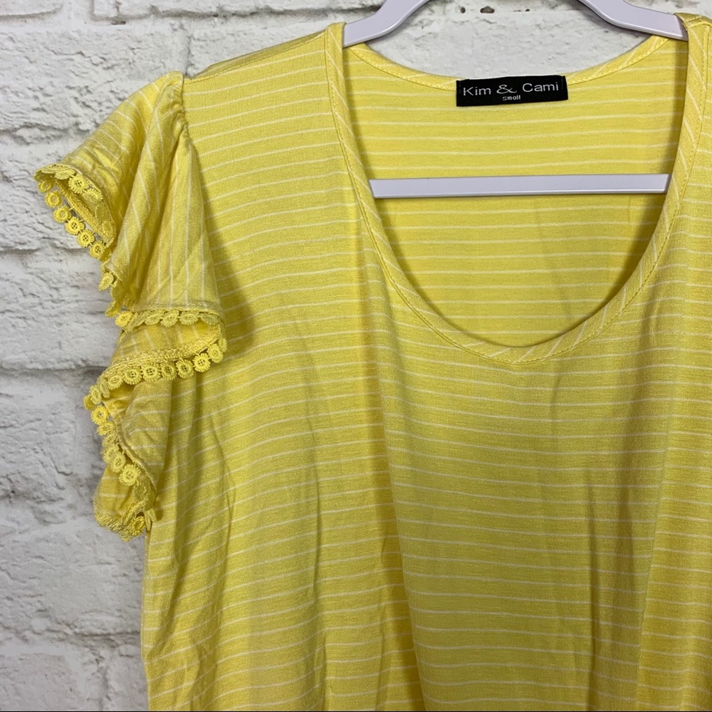 Kim & Cami Tie Front Flutter Appliqu Sleeve Top S - image 2